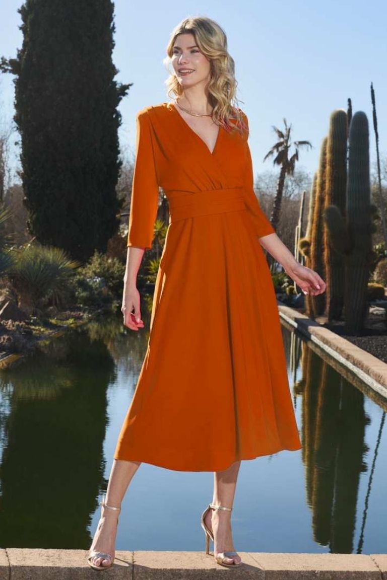 Vestido Midi Clásico