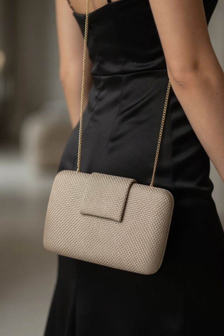 Bolso de Mano Dorado Trenzado