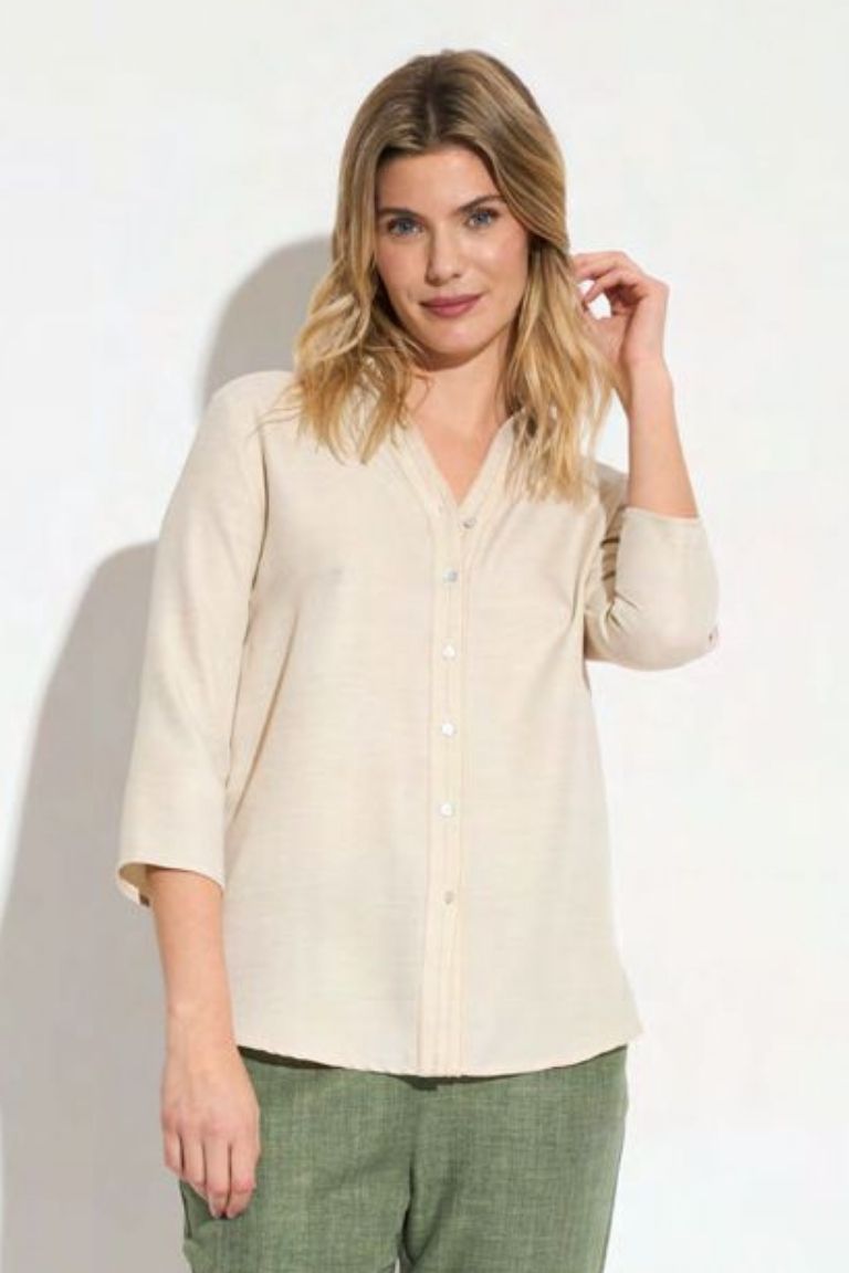 Blusa Abotonada Crema