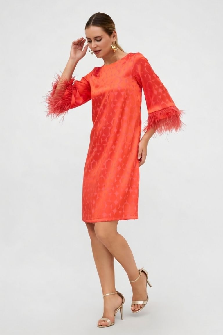 Vestido Corto Coral Plumas