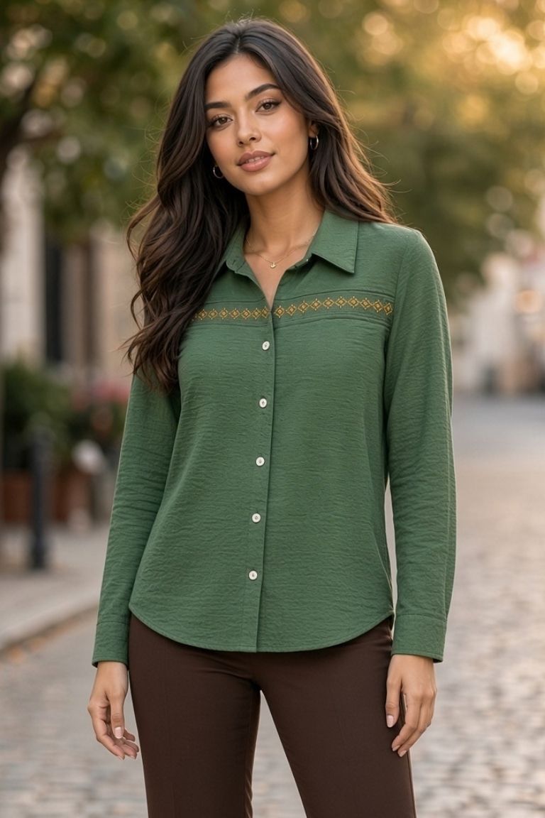 Blusa Camisera Detalles Bordados Verde